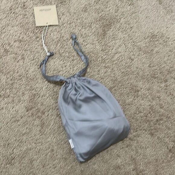 Ettitude Women's M Long Sleeve Sateen Stripe Pajama Top Fog Gray Minimalist New - Picture 12 of 12